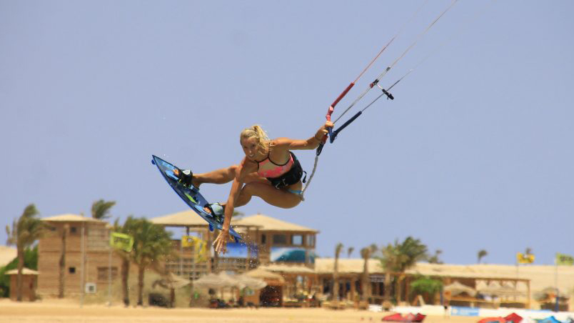 Kitesurfing-coaching-holiday-intermediate-to-advanced-intense-coaching-980x452.jpg